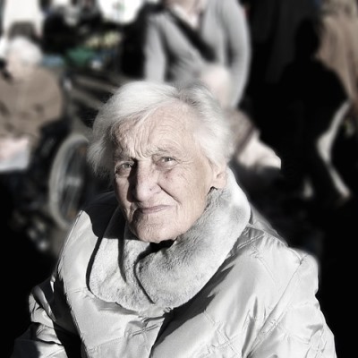 Siromaštvo povećava rizik od zlostavljanja starijih osoba 